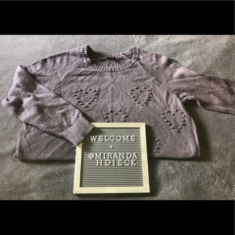 Textured heart sweater 🖤